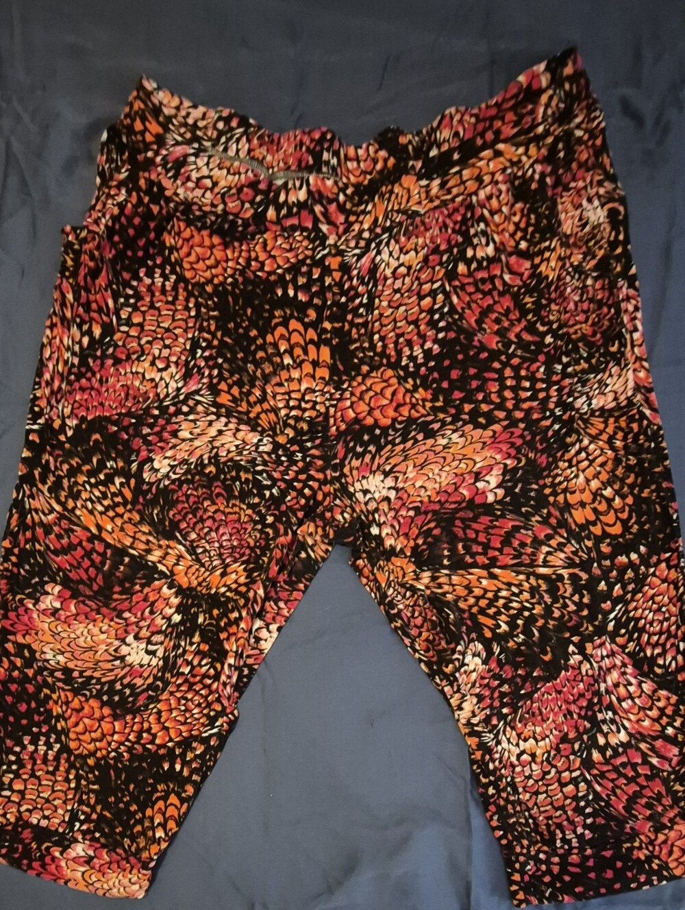 Size 26/28 Print Capri Leggings